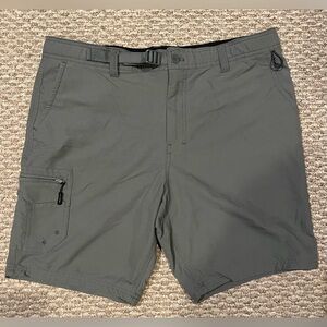 Realtree Men's Dark Gray Cargo Shorts